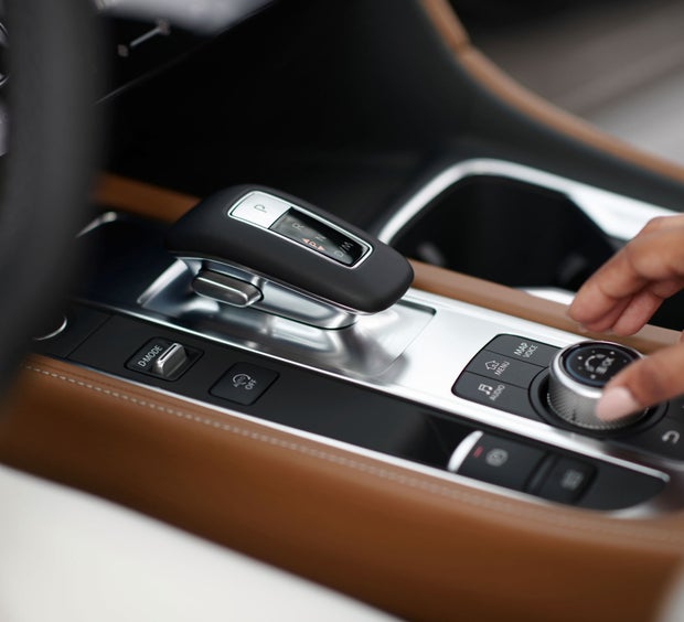 2023 INFINITI QX60 Key Features - Wireless Apple CarPlay® integration | Edison INFINITI in Edison NJ